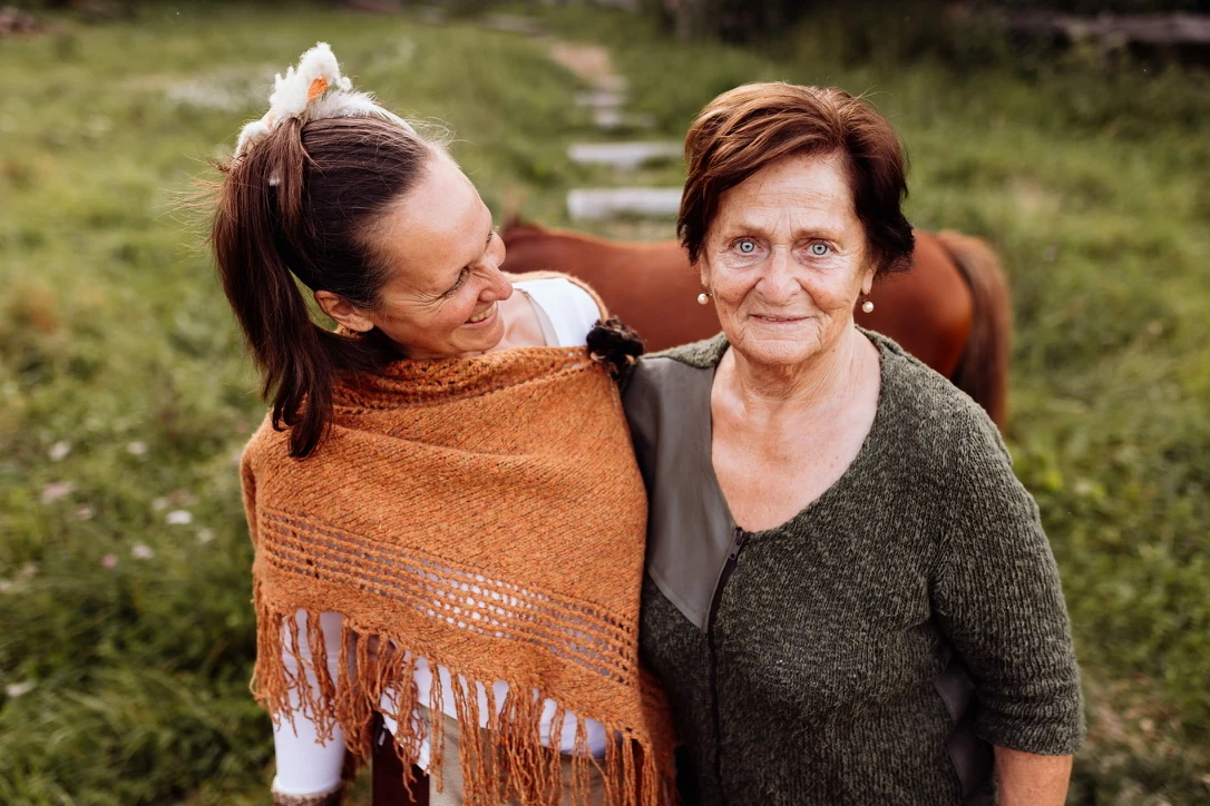 Sanni together with her mother outdoors